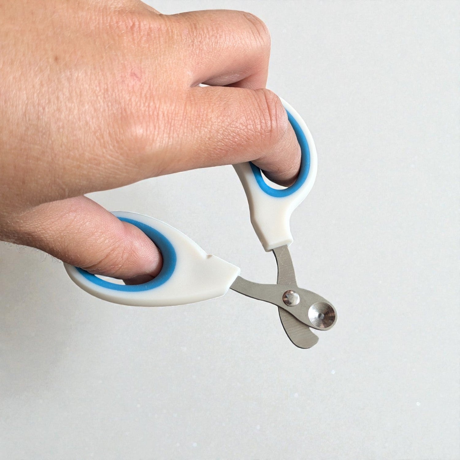 Small Pet Nail Clippers – Claw Trimmers for Rabbits, Guinea Pigs & Other Small Pets
